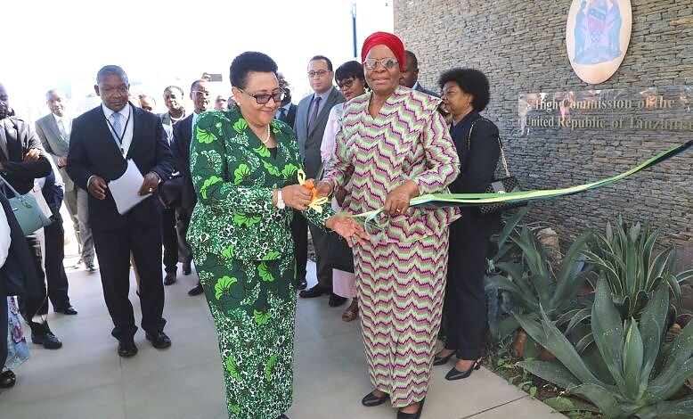 The two ministers cutting the ribbon during inauguration ceremony